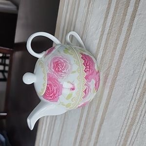 GANZ 3-piece ceramic teapot set!